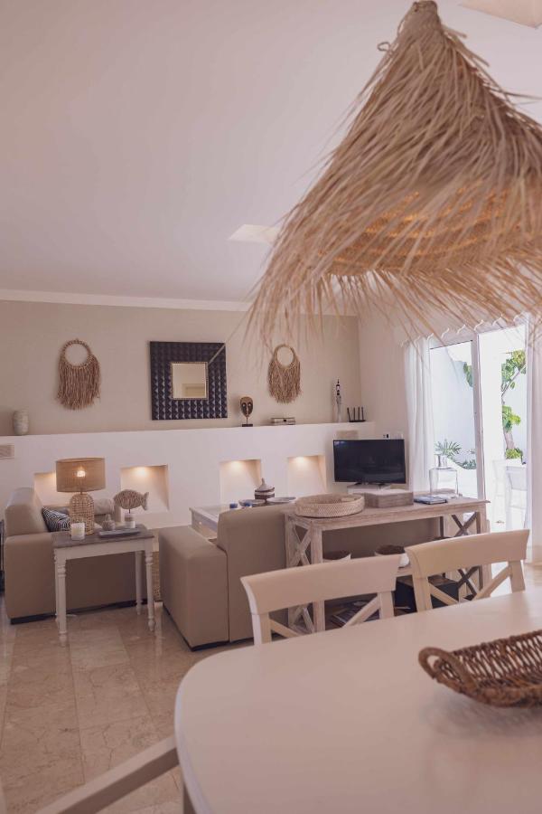Villa Tiguaro Piscina Climat Jacuzzy Ac Villa 9 12 Corralejo Bagian luar foto
