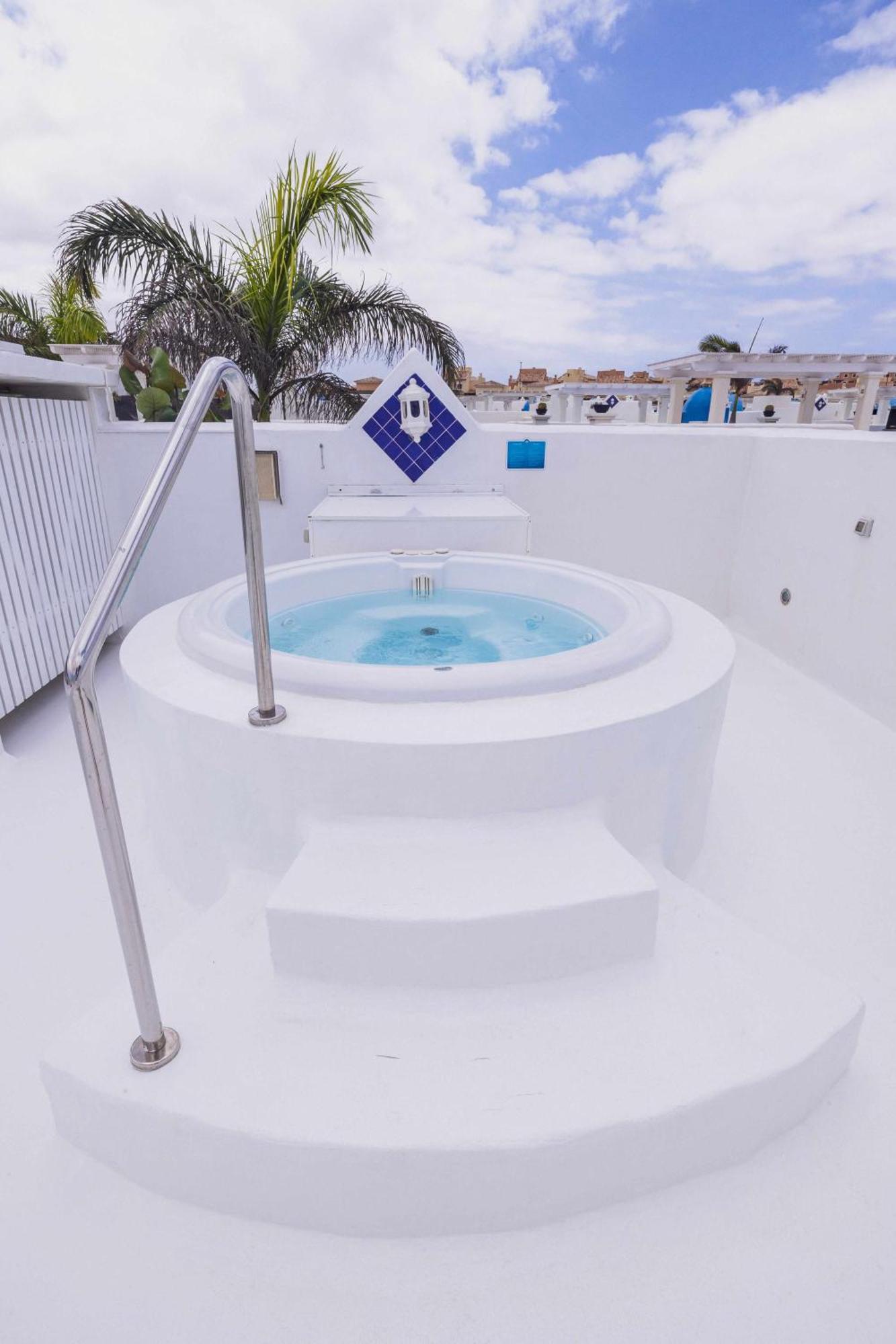 Villa Tiguaro Piscina Climat Jacuzzy Ac Villa 9 12 Corralejo Bagian luar foto